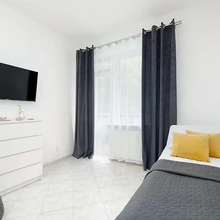 Comfortable For 3 People With Parking In By Renters Kołobrzeg
