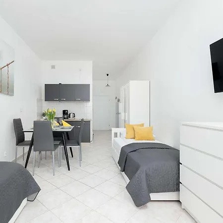 Comfortable For 3 People With Parking In By Renters * Kolberg