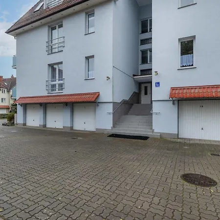 Comfortable For 3 People With Parking In By Renters Apartment *