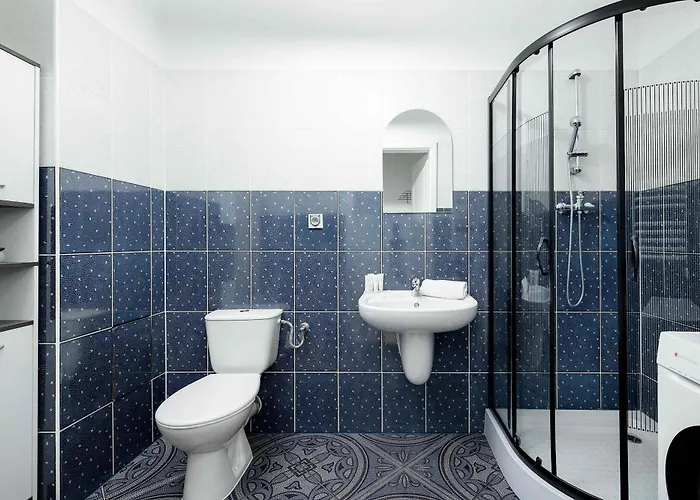 Comfortable For 3 People With Parking In By Renters Kolobřeh